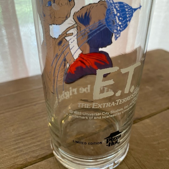 pizza hut/universal studios | Other | 982 Et Universal Studios Glass ...